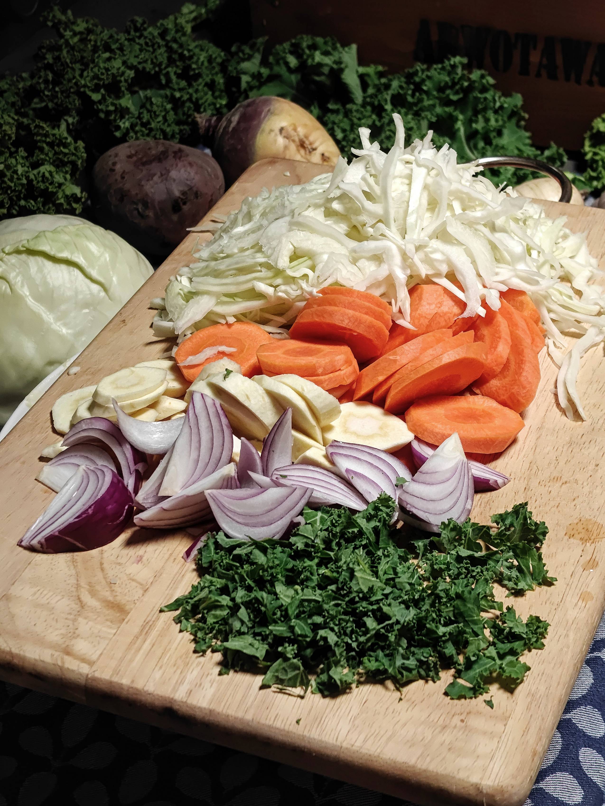 kasvikset viipaloituina